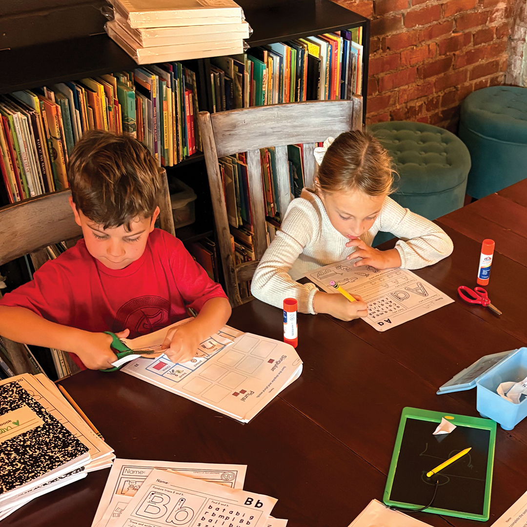 Each day at Heart Learning Collective involves art, choice time, outdoor play and science. 